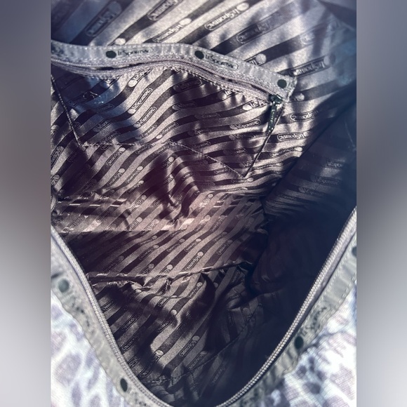 😻LeSportsac Cheetah Tote😻 - Picture 5 of 12